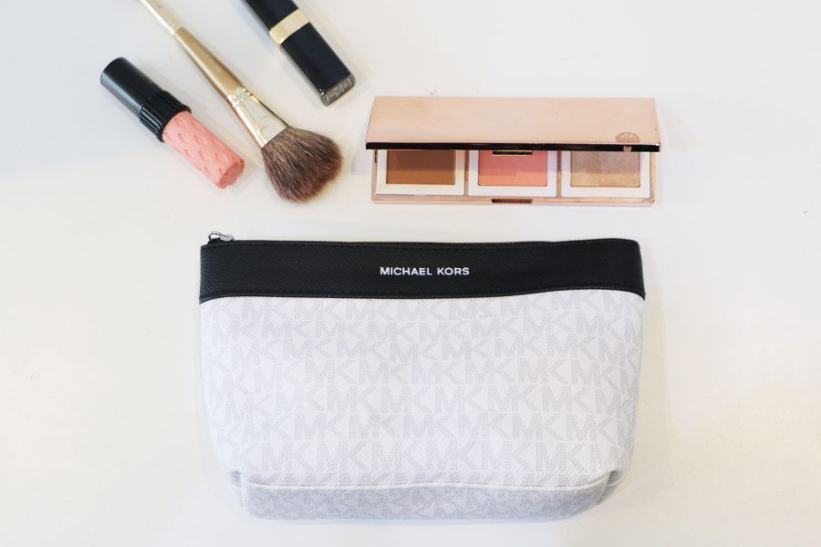 michael kors pouch